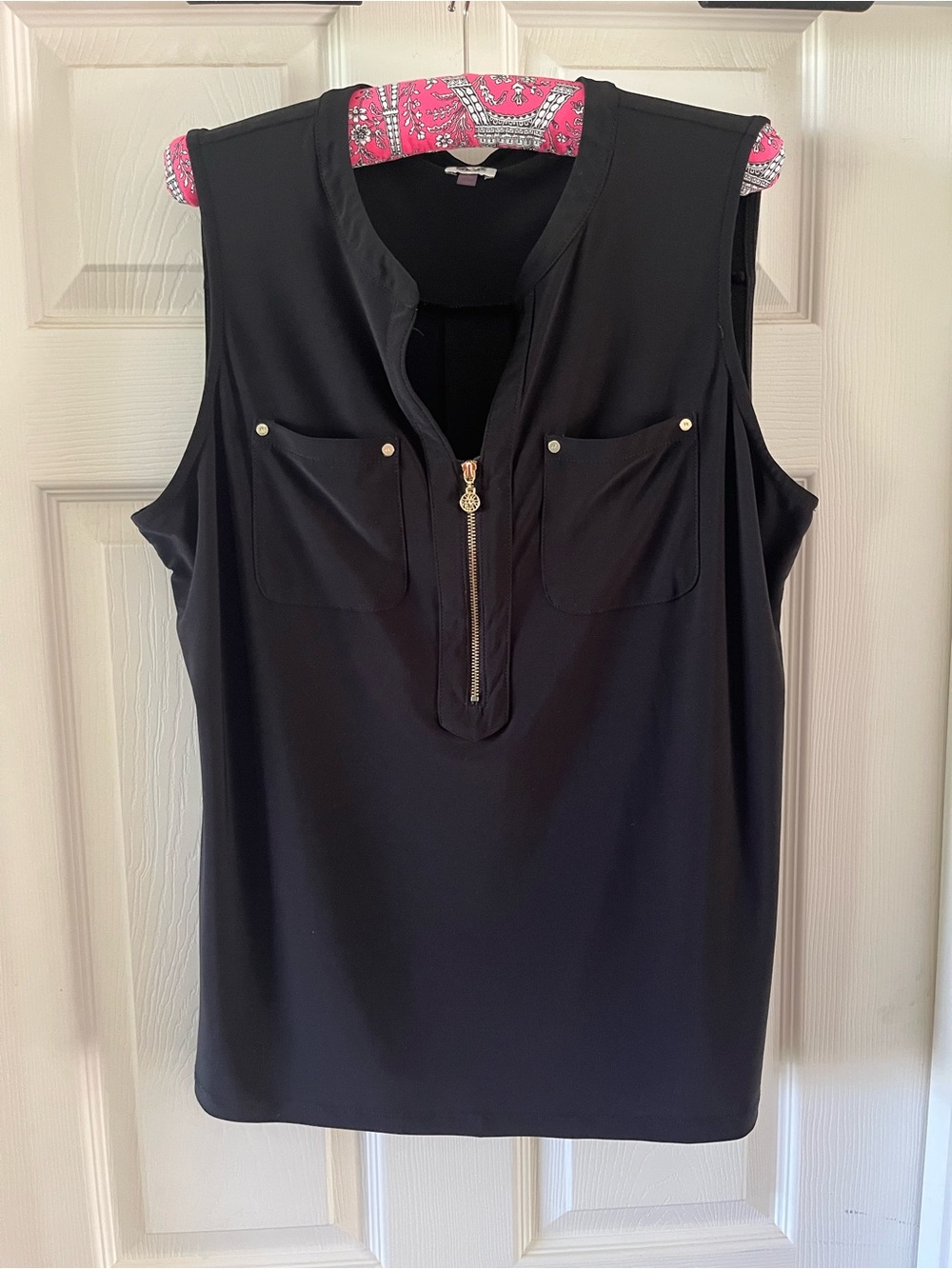 Anne Klein Black Sleeveless Top Front Gold Zipper Back Pleat Large